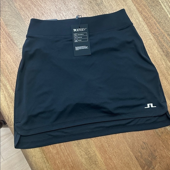 J.Lindeberg Amy Black skort - Picture 3 of 3